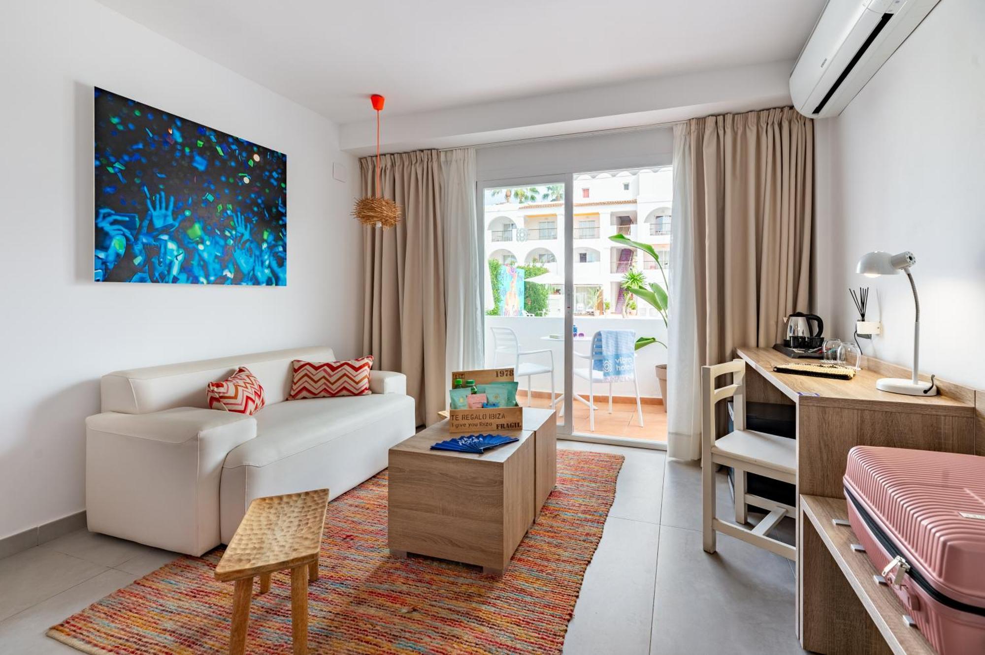 Hotel Vibra Bossa Flow - Adults Only Playa d'en Bossa Dış mekan fotoğraf