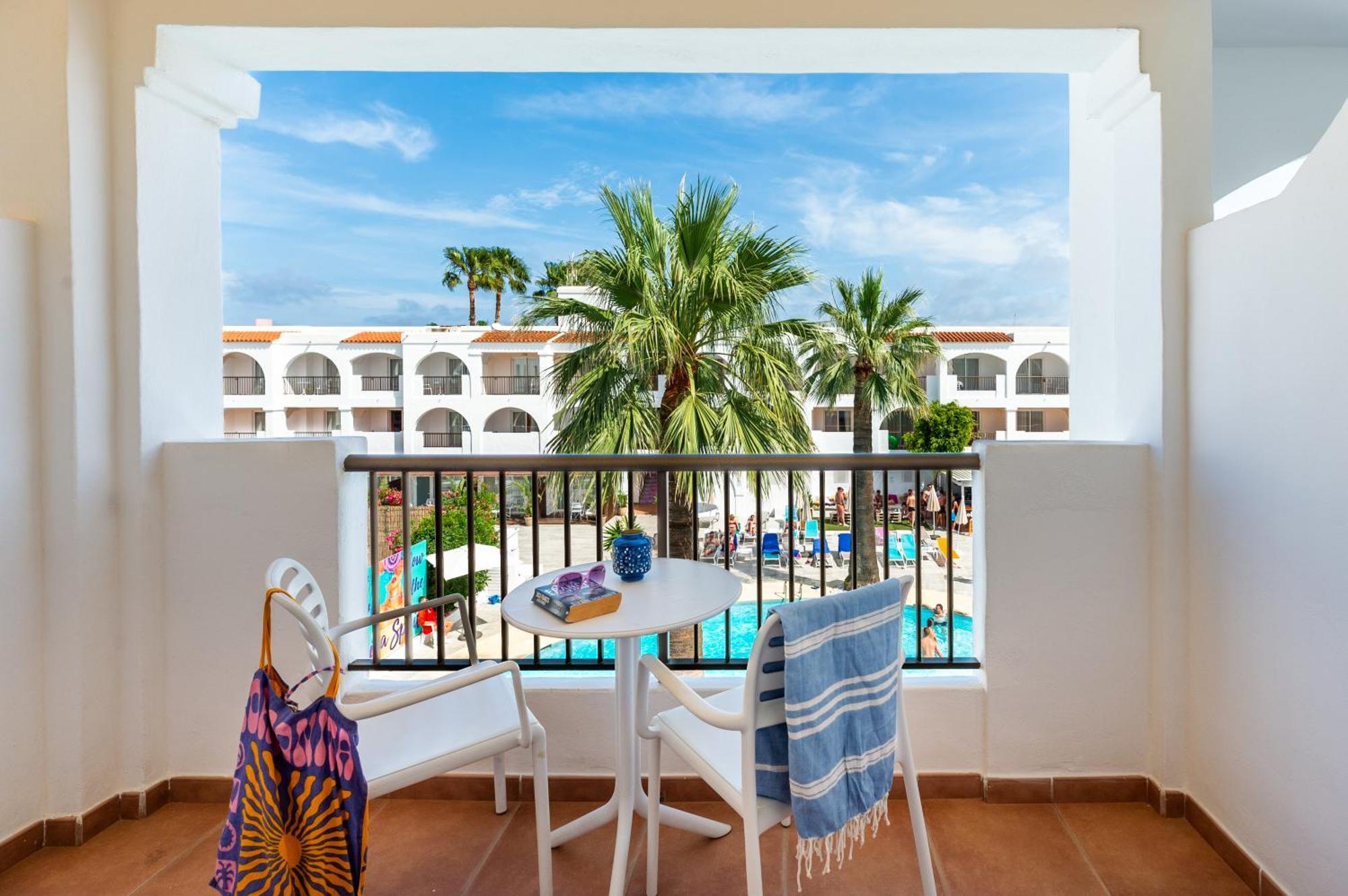 Hotel Vibra Bossa Flow - Adults Only Playa d'en Bossa Dış mekan fotoğraf