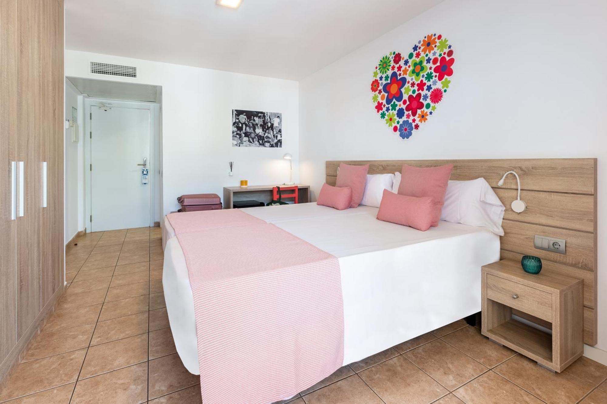 Hotel Vibra Bossa Flow - Adults Only Playa d'en Bossa Dış mekan fotoğraf